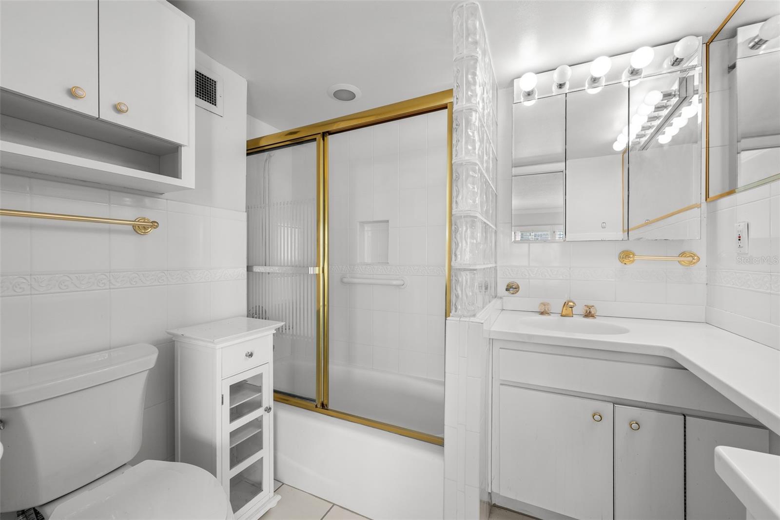 Image 29 of 88 For 2401 Bayshore Boulevard 310