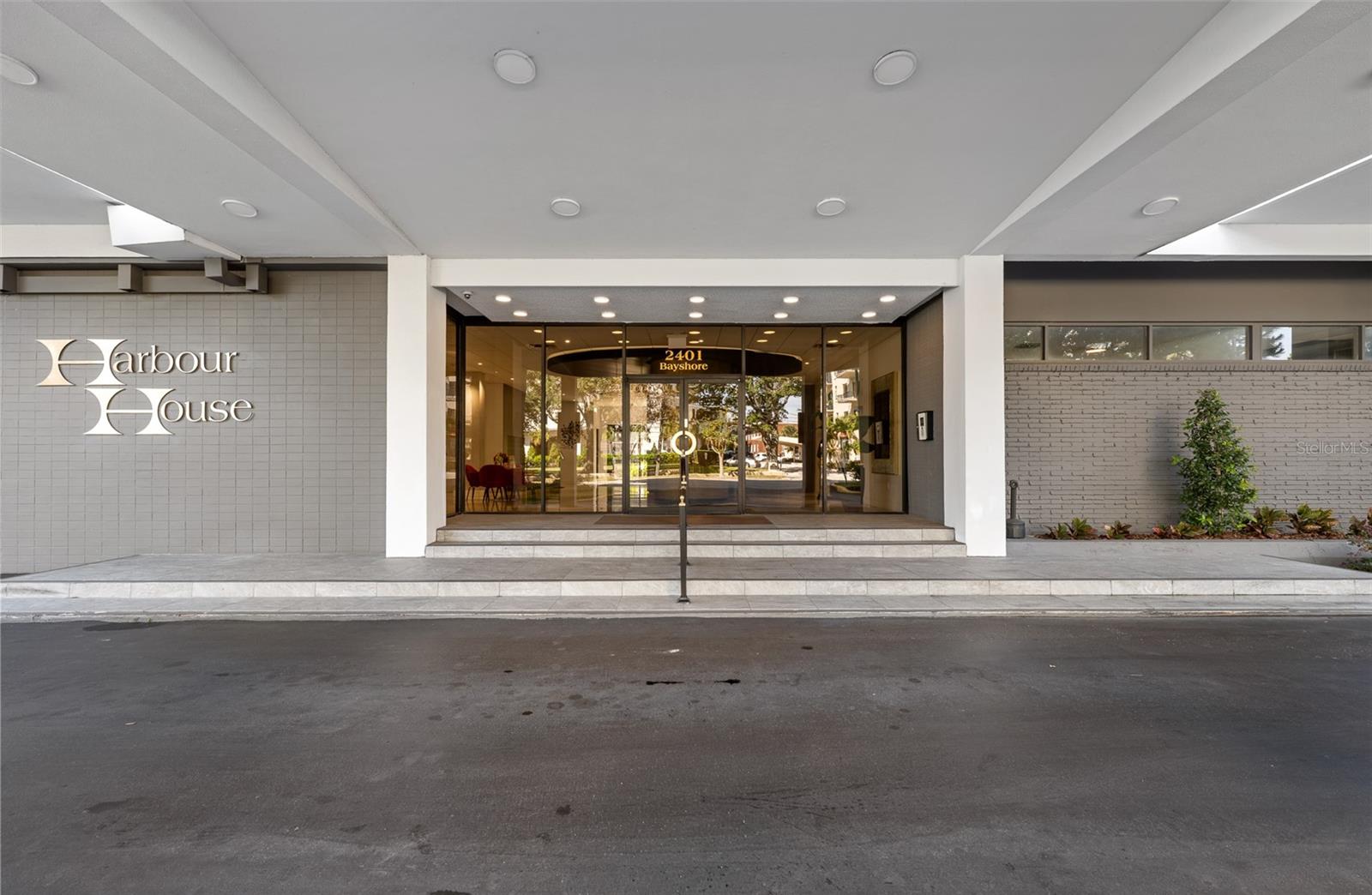 Image 36 of 88 For 2401 Bayshore Boulevard 310