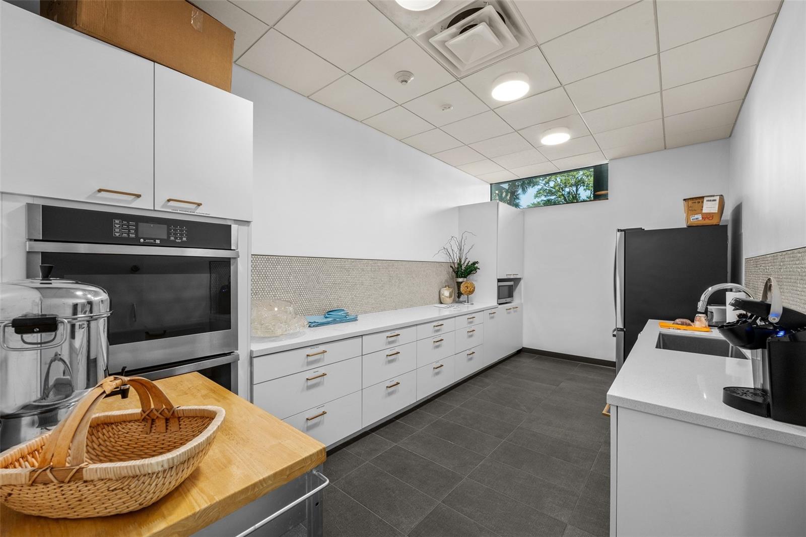 Image 51 of 88 For 2401 Bayshore Boulevard 310