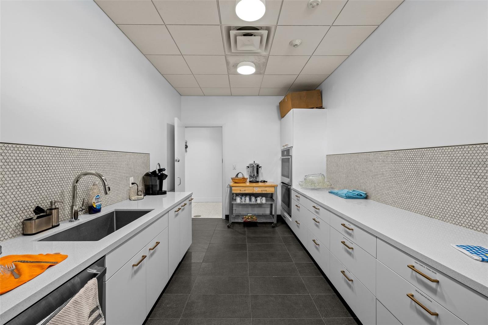 Image 52 of 88 For 2401 Bayshore Boulevard 310