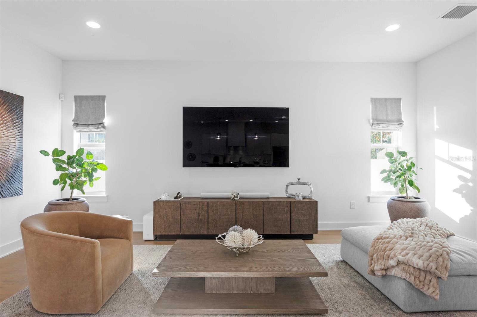 Image 2 of 32 For 3518 Obispo Street