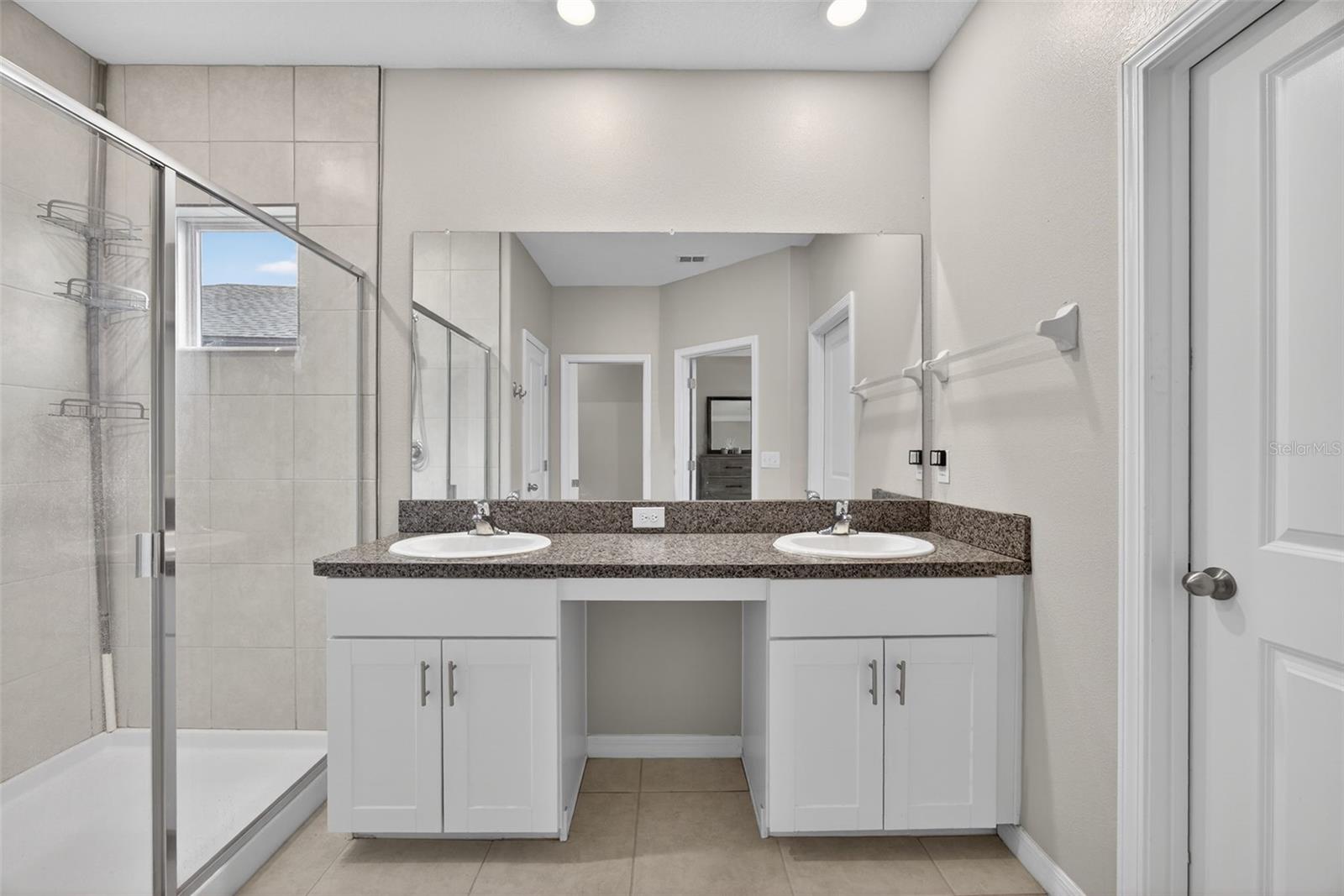 Image 29 of 43 For 31885 Blue Passing Loop