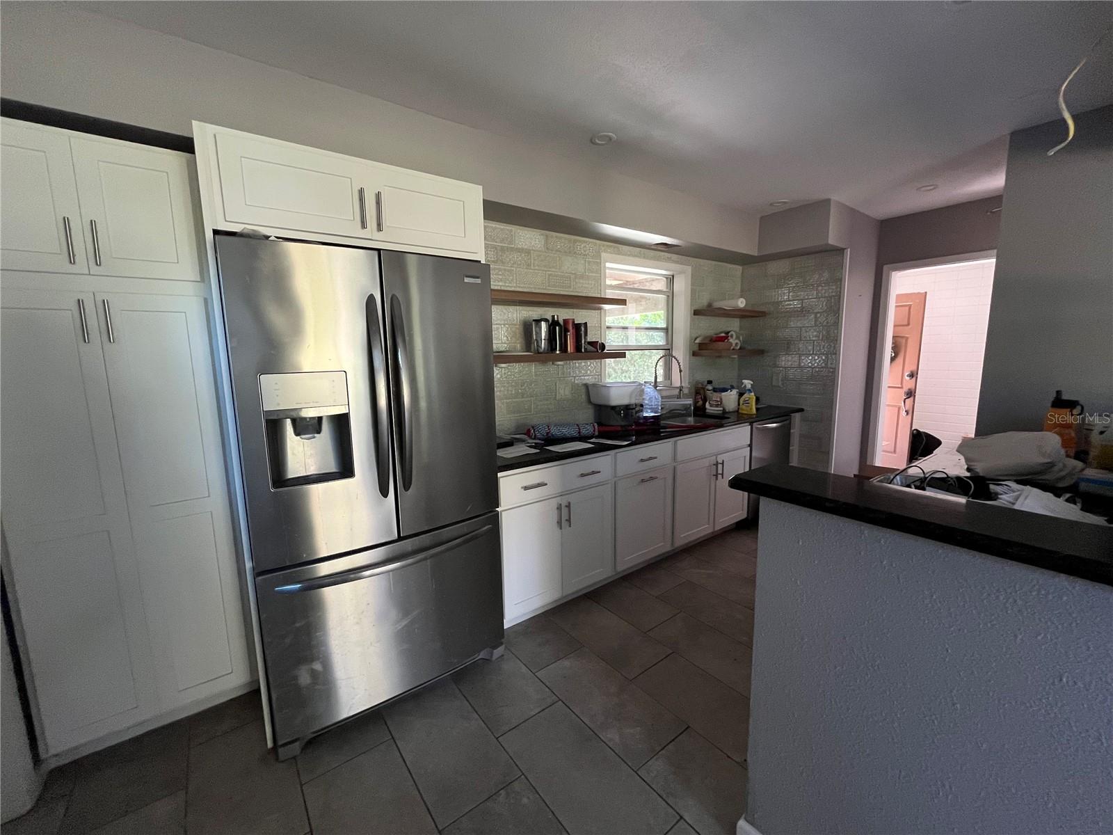 Image 3 of 25 For 412 Lake Summit Drive