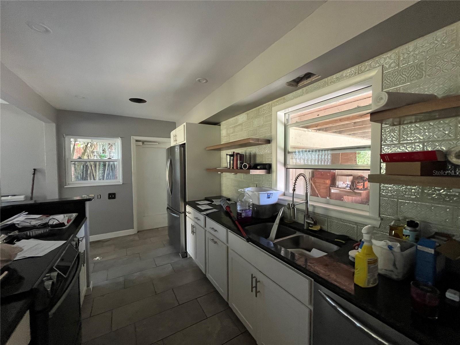 Image 4 of 25 For 412 Lake Summit Drive