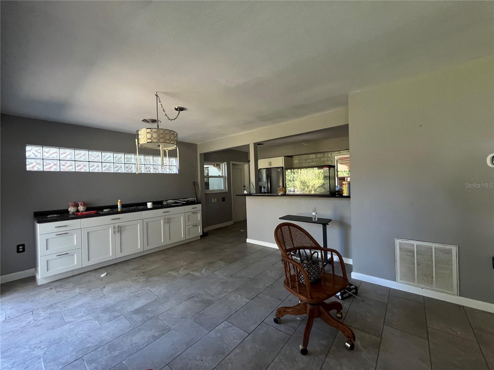 Image 7 of 25 For 412 Lake Summit Drive