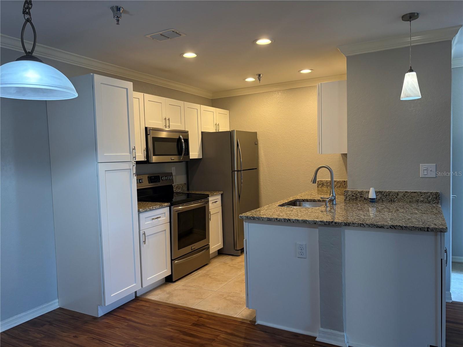 Image 10 of 23 For 10263 Gandy Boulevard N 601