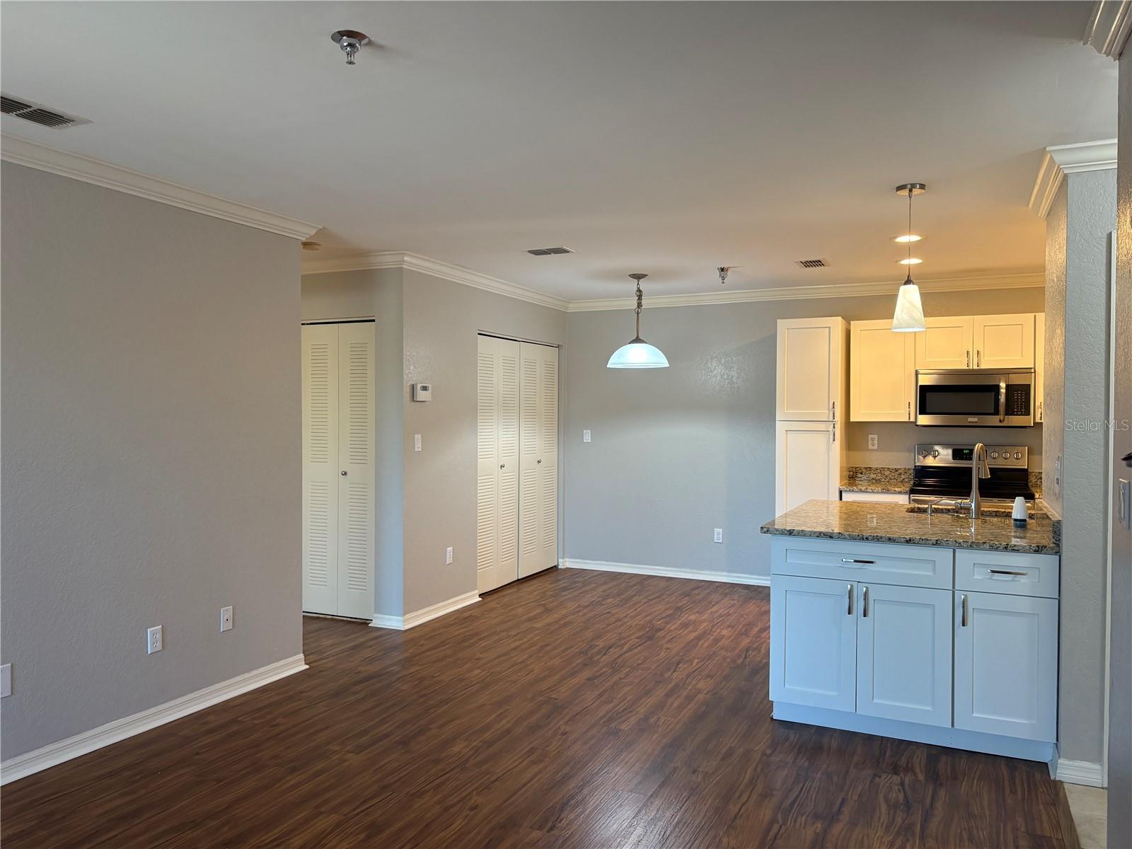 Image 8 of 23 For 10263 Gandy Boulevard N 601