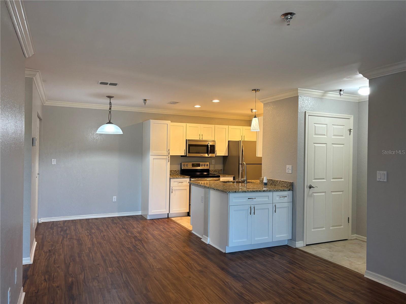 Image 9 of 23 For 10263 Gandy Boulevard N 601