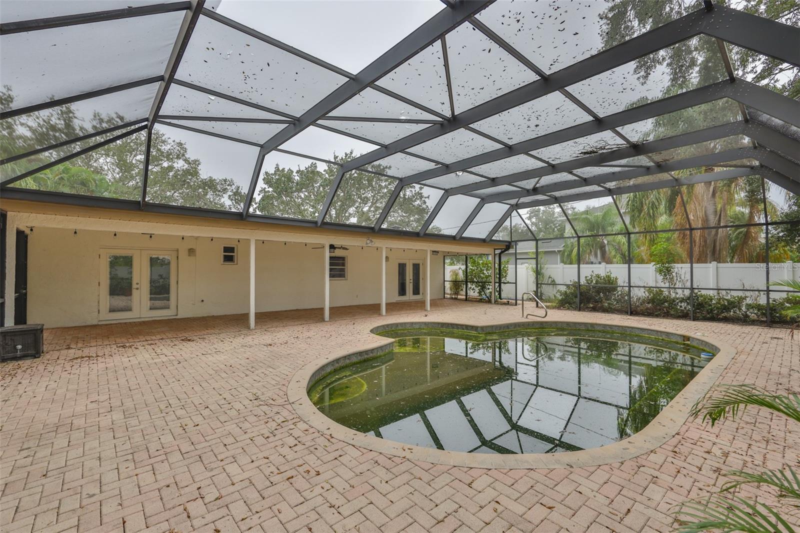 Listing photo id 0 for 456 Rafael Boulevard Ne