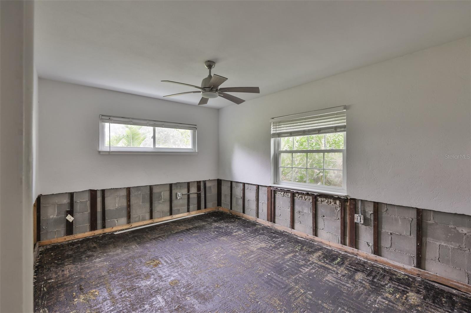 Listing photo id 21 for 456 Rafael Boulevard Ne