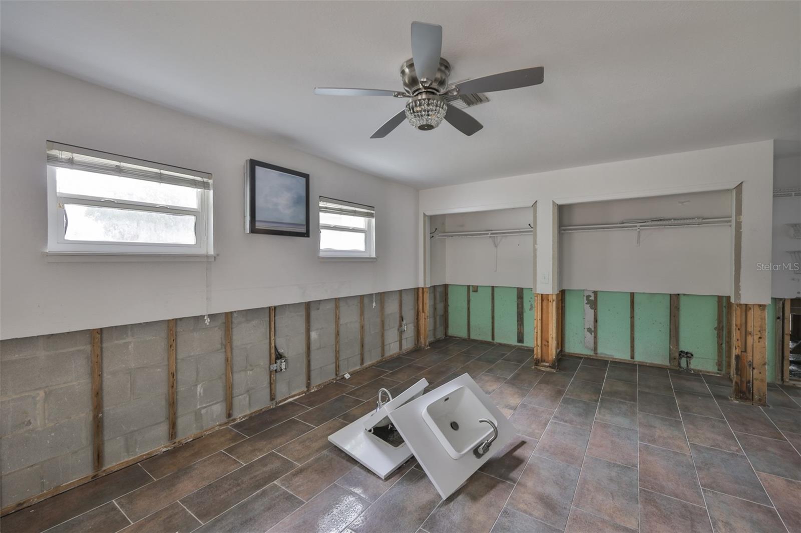 Listing photo id 22 for 456 Rafael Boulevard Ne