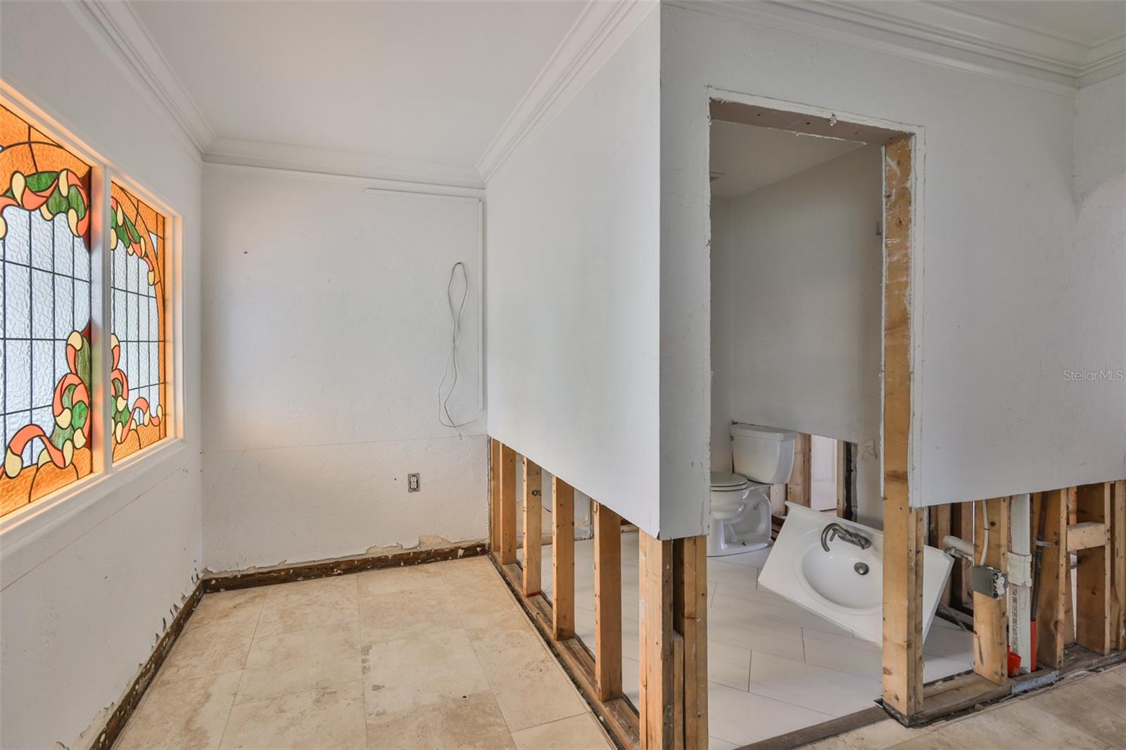 Listing photo id 31 for 456 Rafael Boulevard Ne