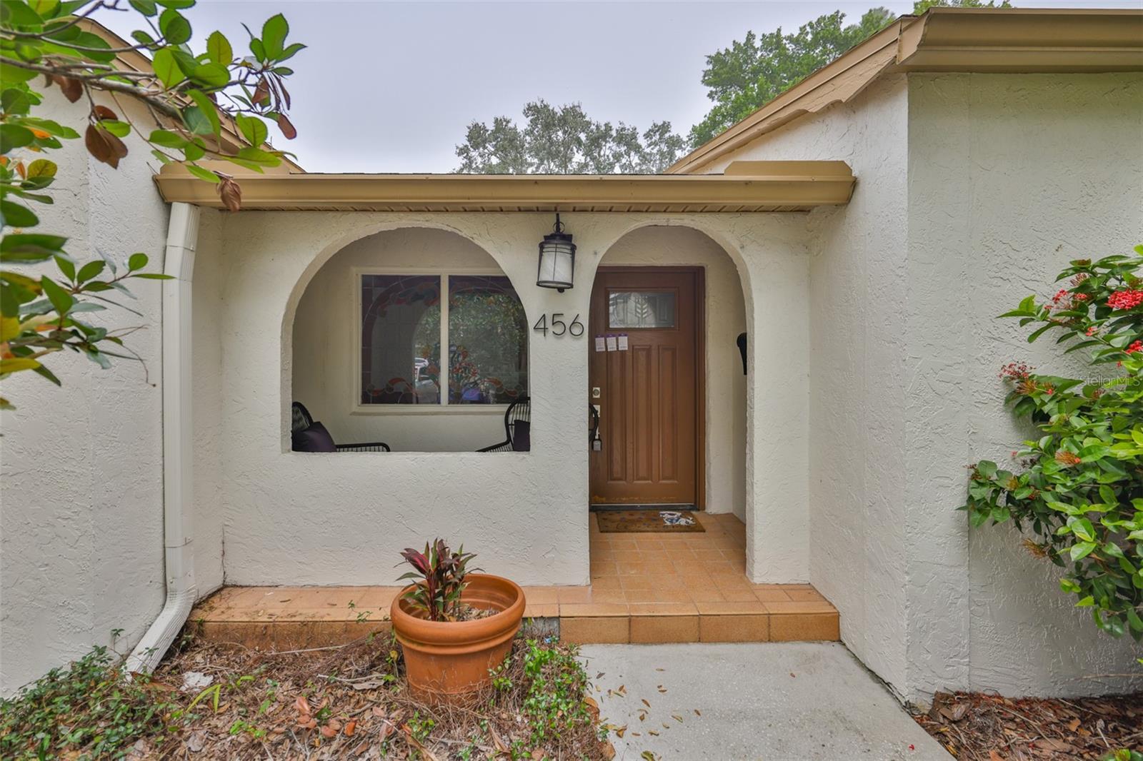 Listing photo id 2 for 456 Rafael Boulevard Ne