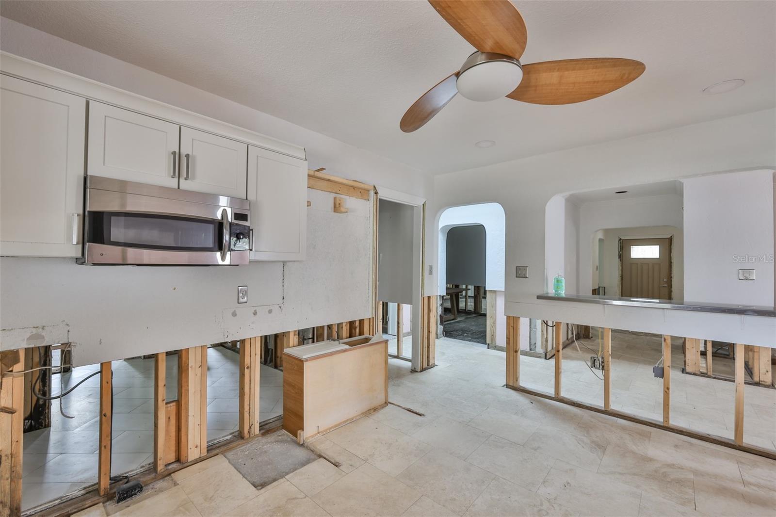 Listing photo id 7 for 456 Rafael Boulevard Ne