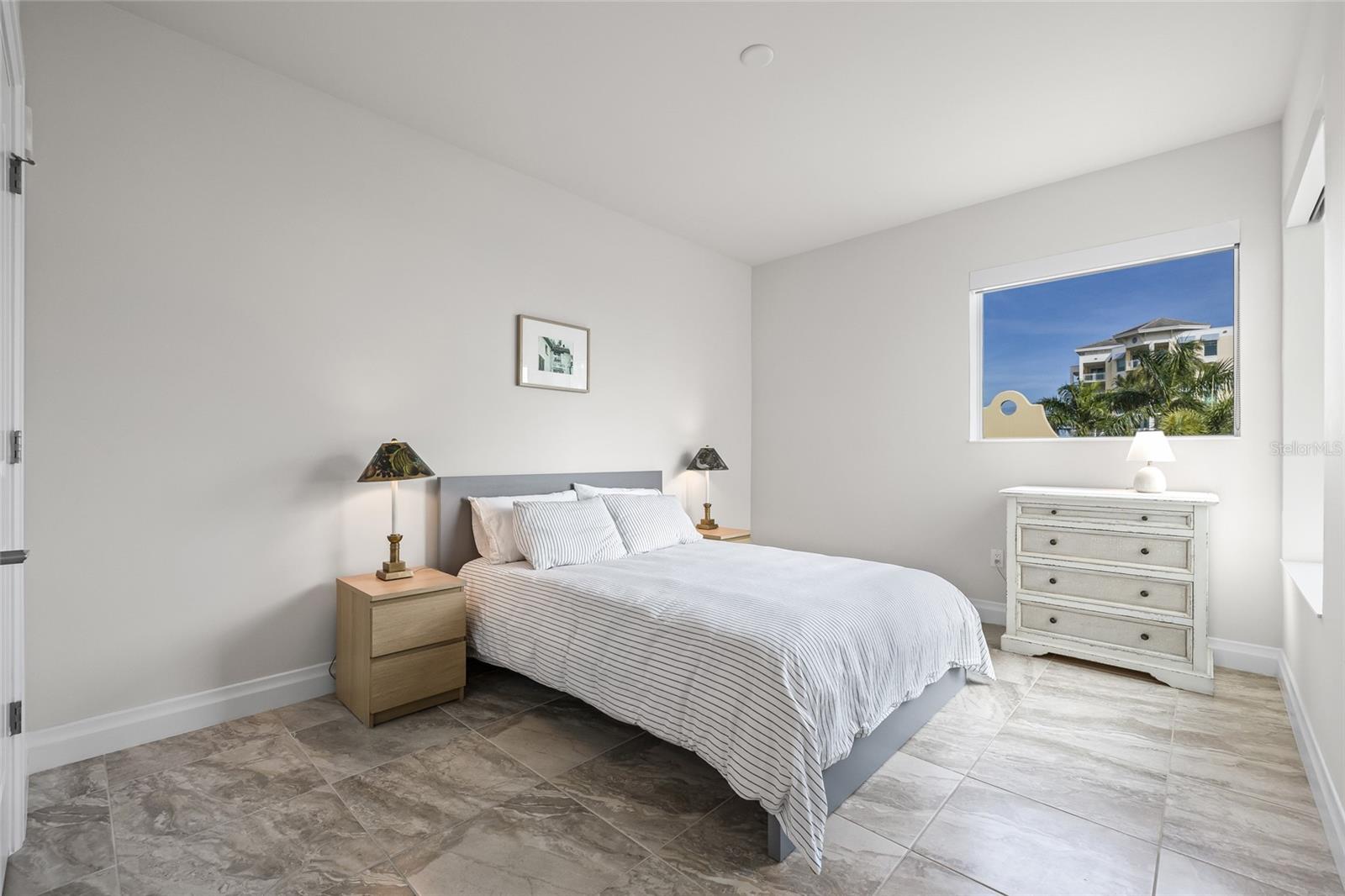 Image 23 of 67 For 795 Collany Road 205