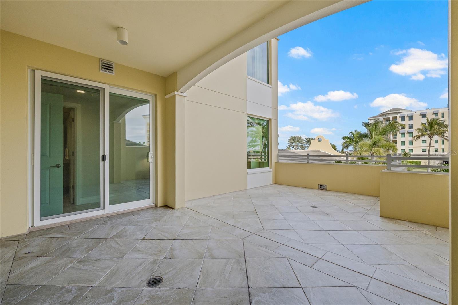 Image 26 of 67 For 795 Collany Road 205