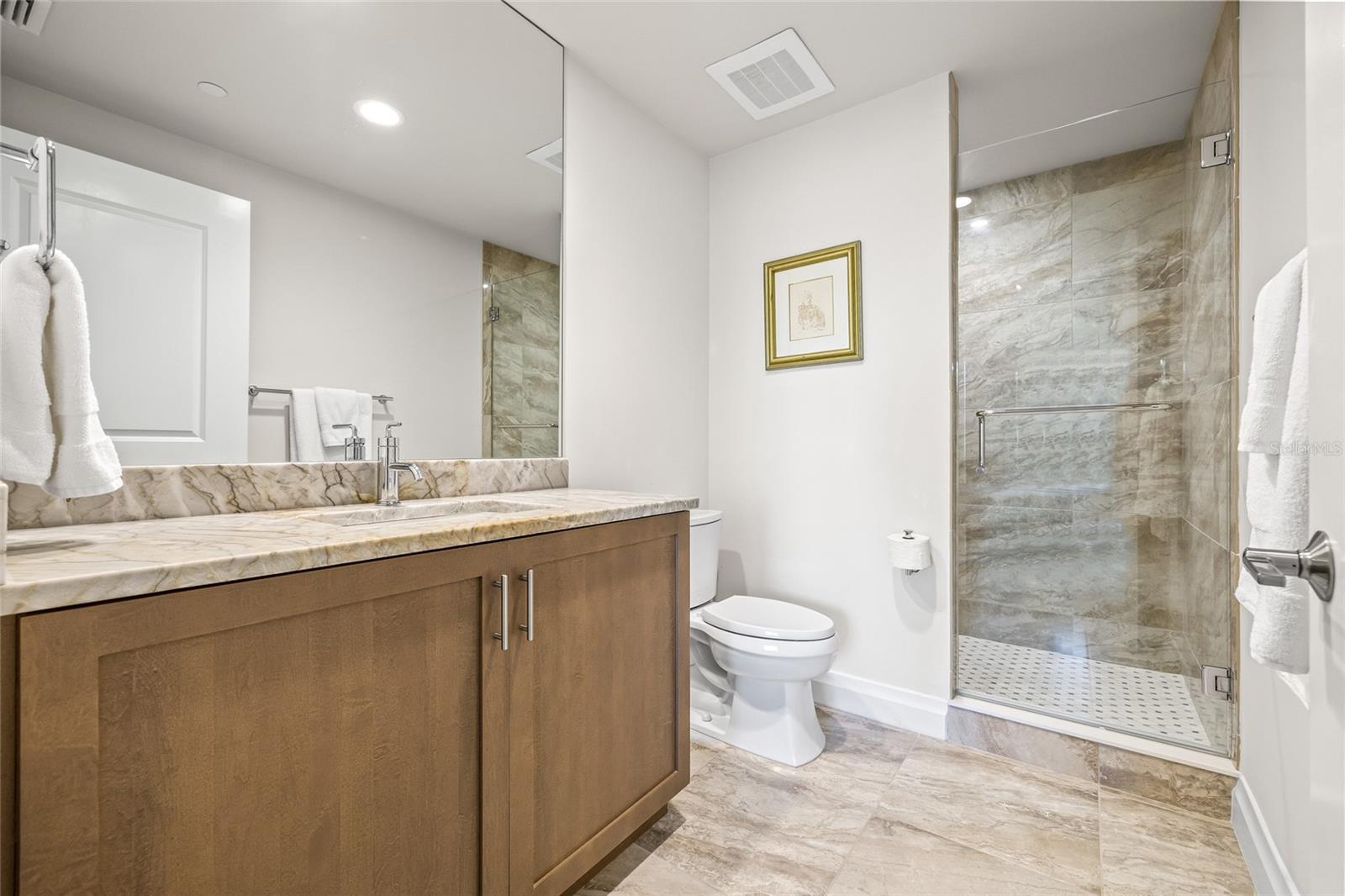 Image 31 of 67 For 795 Collany Road 205