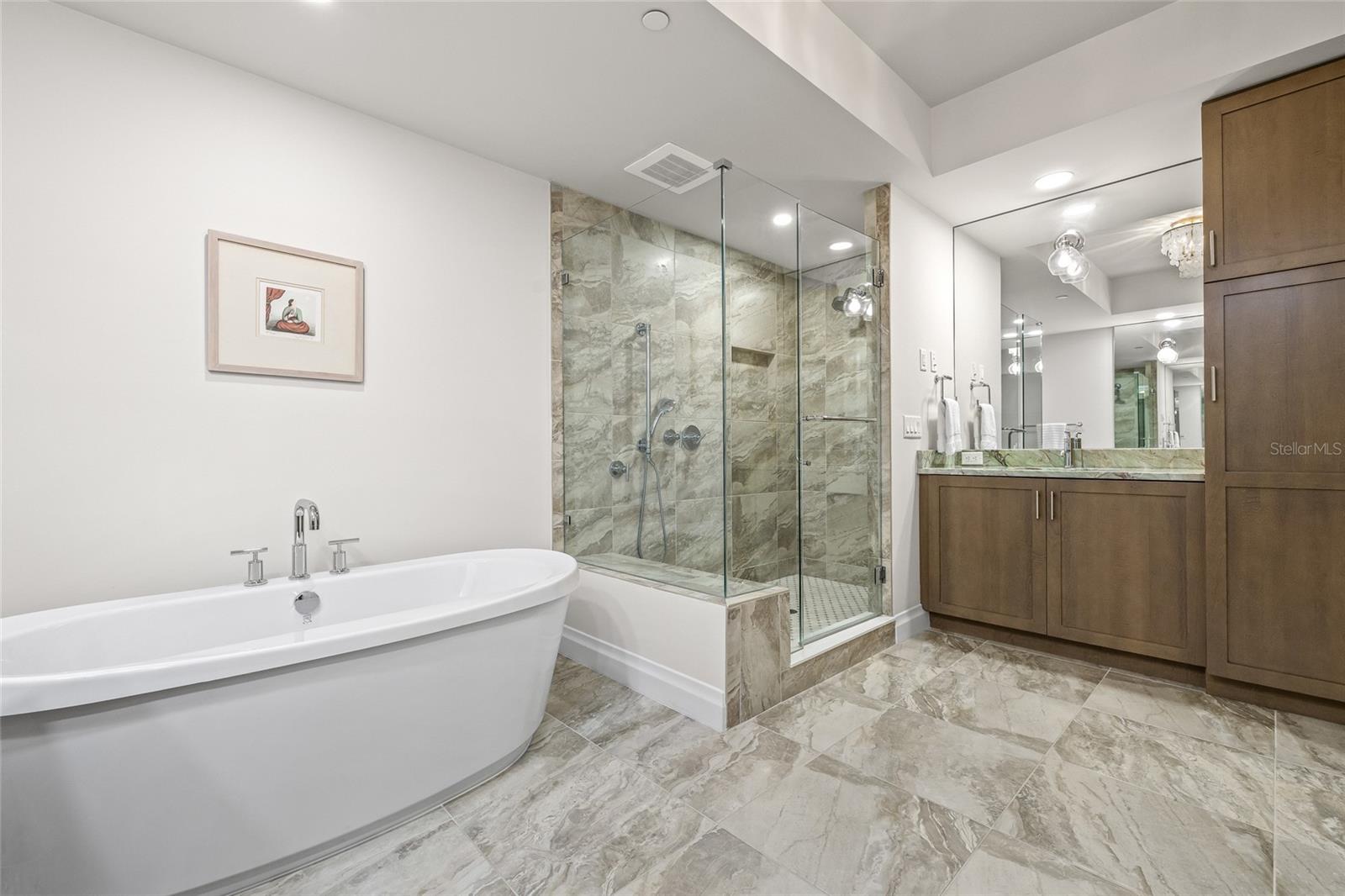 Image 40 of 67 For 795 Collany Road 205