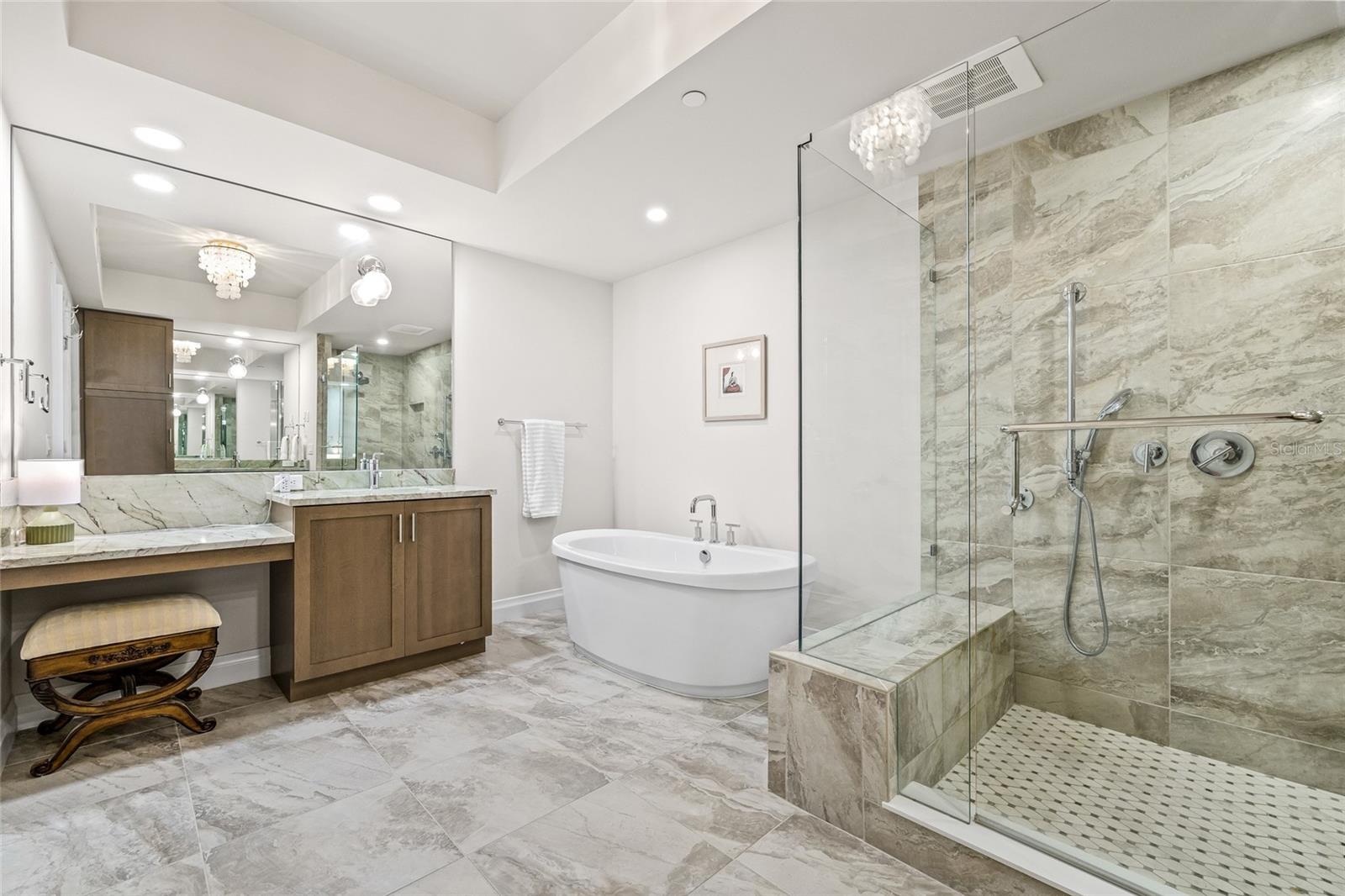 Image 42 of 67 For 795 Collany Road 205