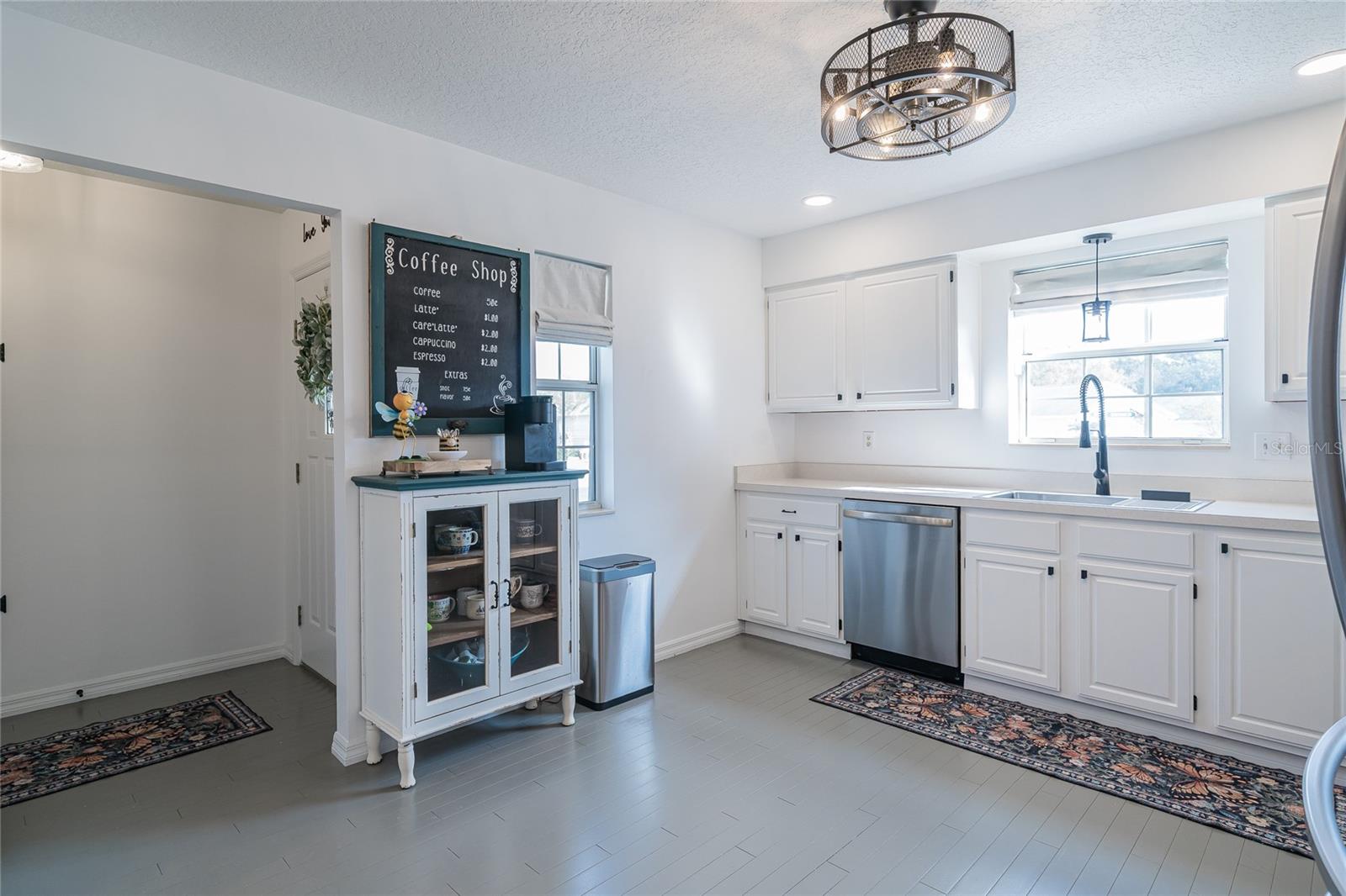 Image 18 of 69 For 37340 Derbyshire Drive