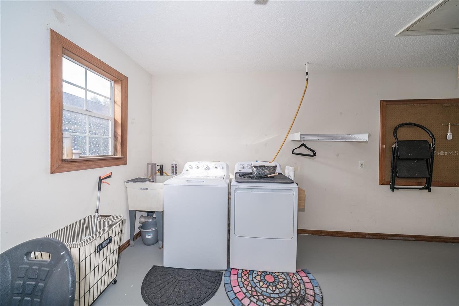 Image 23 of 69 For 37340 Derbyshire Drive