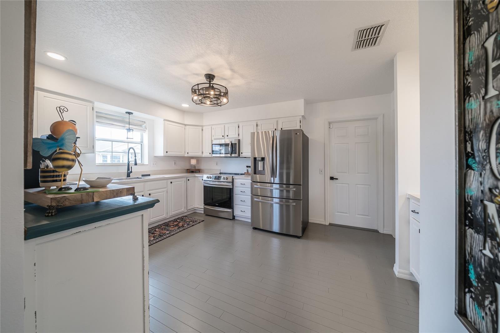 Image 24 of 69 For 37340 Derbyshire Drive