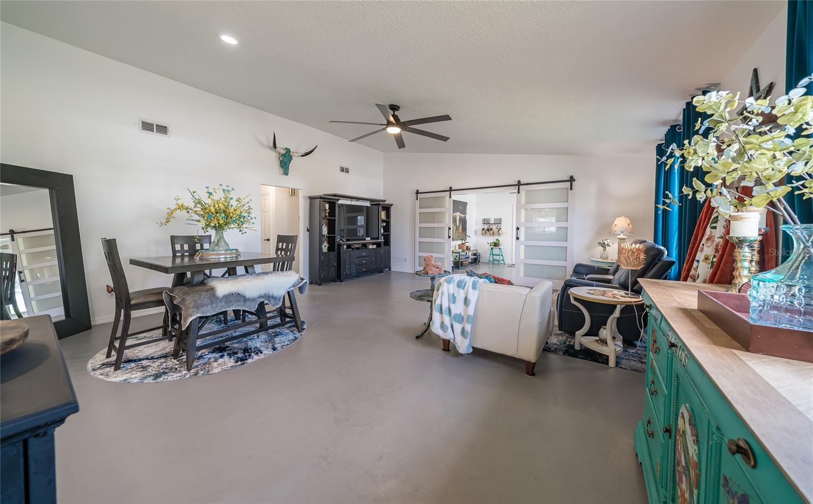 Image 27 of 69 For 37340 Derbyshire Drive