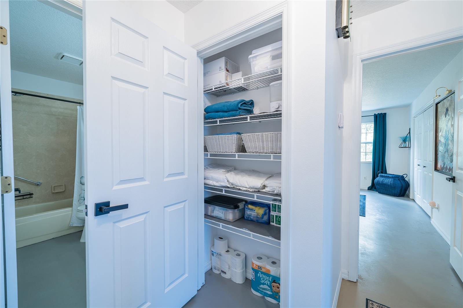 Image 41 of 69 For 37340 Derbyshire Drive