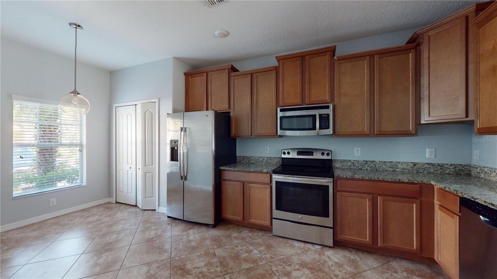 Image 4 of 31 For 31150 Gossamer Way