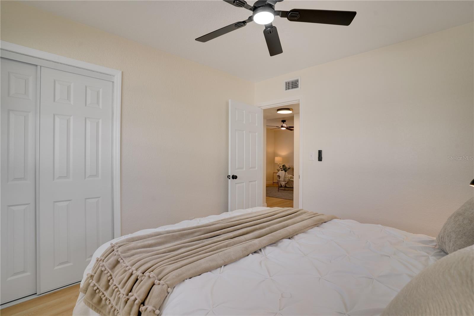 Image 16 of 27 For 5170 Flamingo Drive