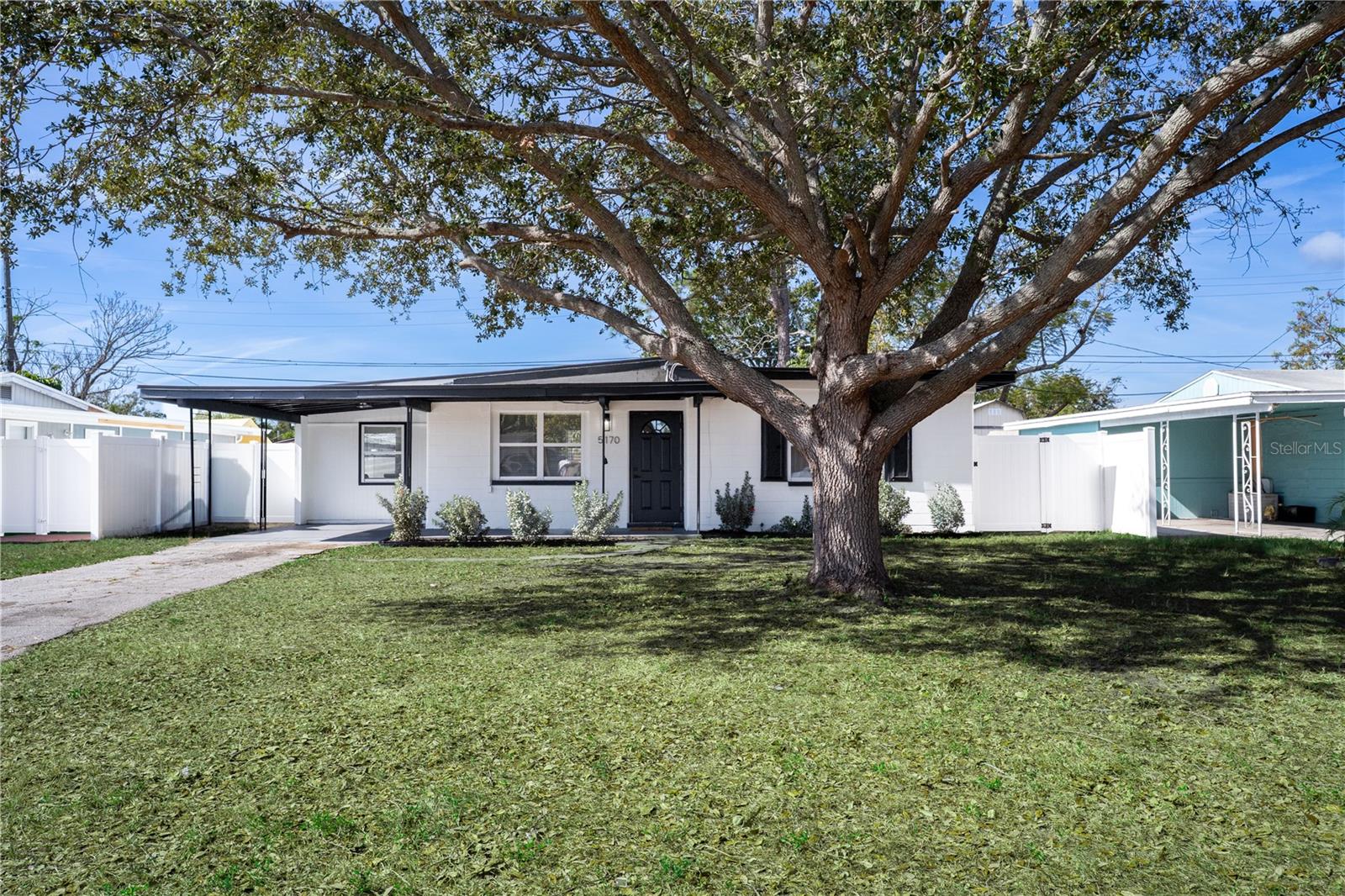 Image 2 of 27 For 5170 Flamingo Drive