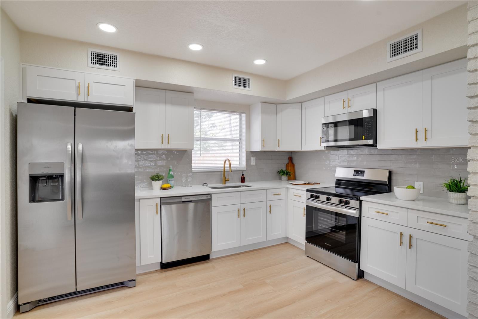 Image 9 of 27 For 5170 Flamingo Drive