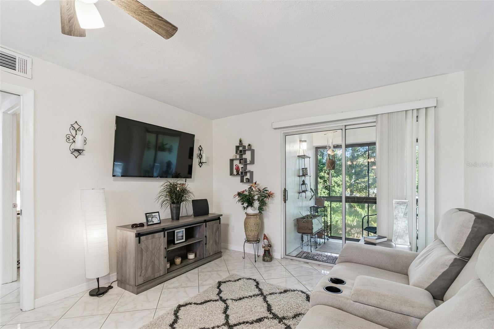 Image 21 of 45 For 2750 Bay Drive 12b