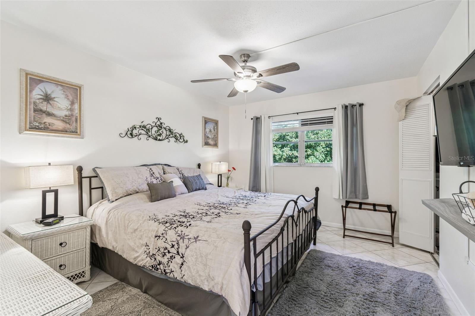 Image 23 of 45 For 2750 Bay Drive 12b