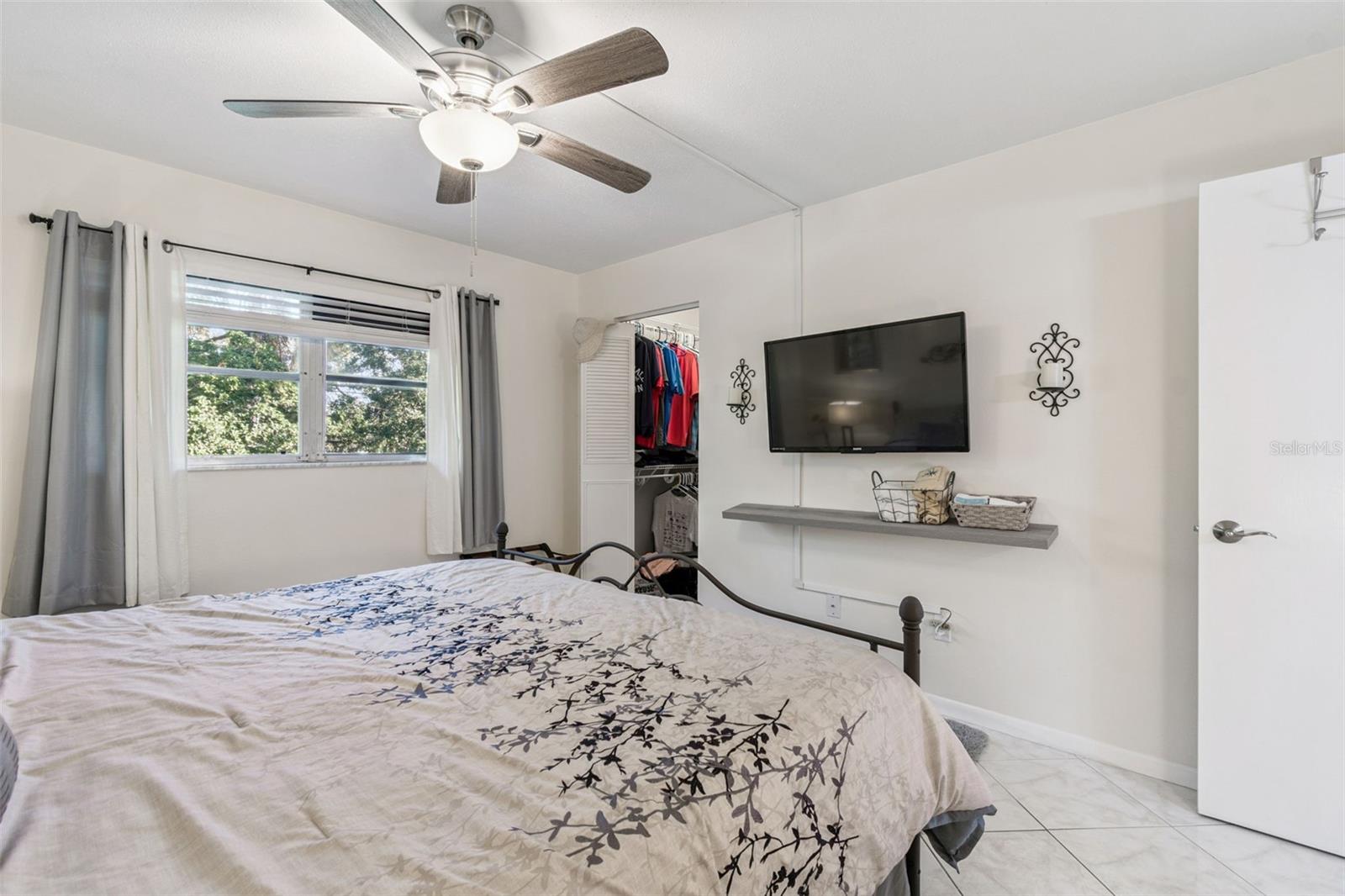 Image 24 of 45 For 2750 Bay Drive 12b