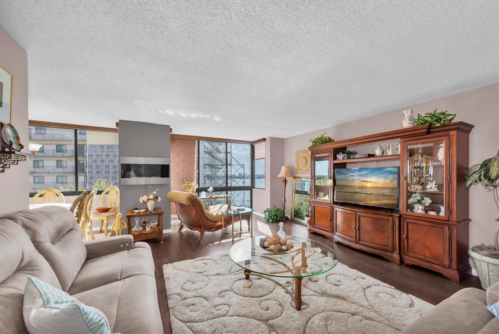 Image 10 of 51 For 660 Island Way 506