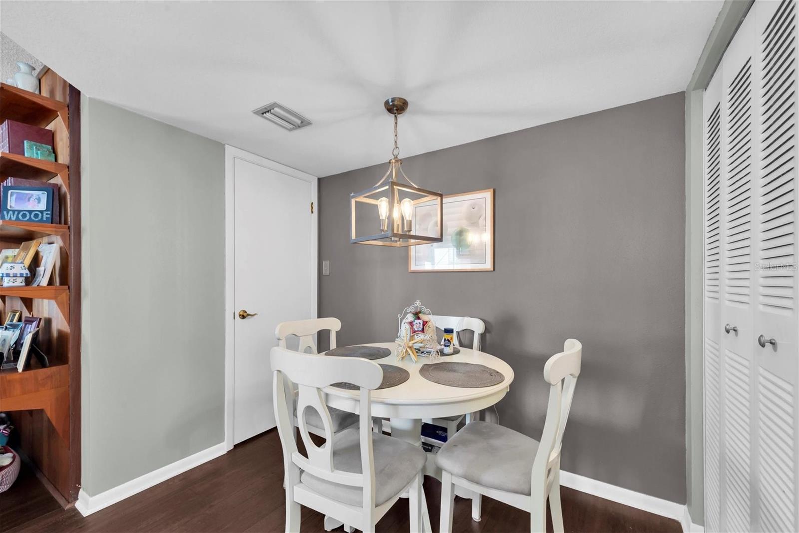 Image 17 of 51 For 660 Island Way 506