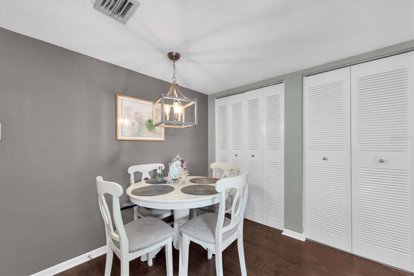 Image 18 of 51 For 660 Island Way 506