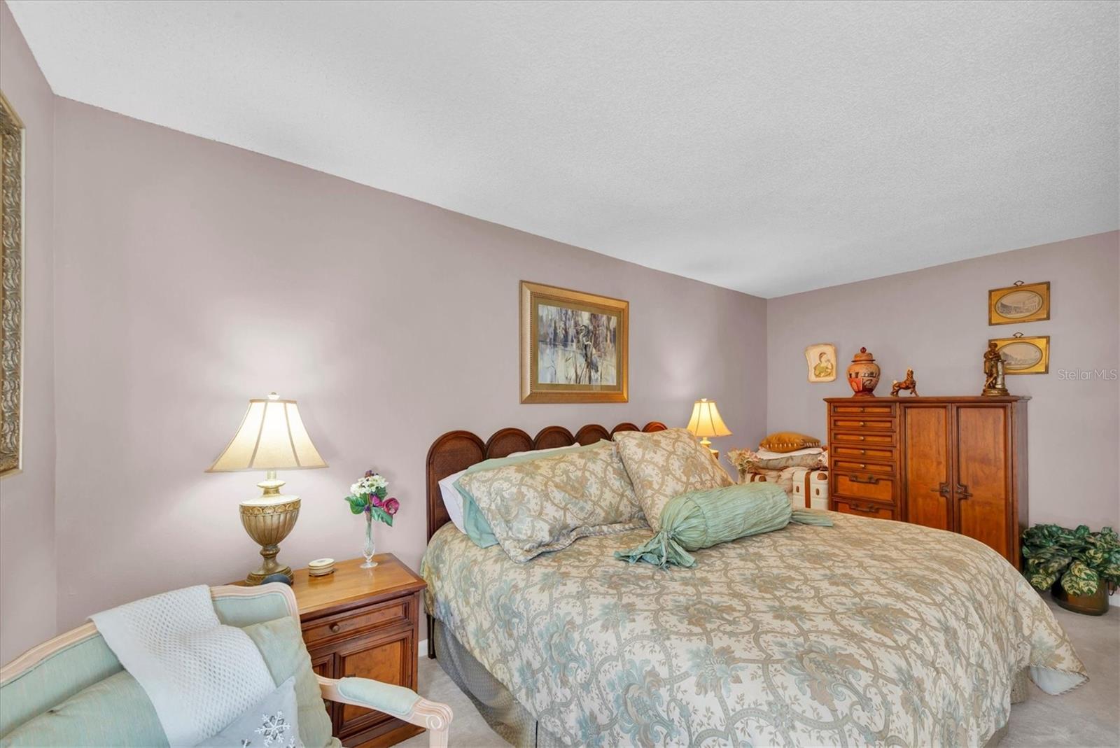 Image 20 of 51 For 660 Island Way 506