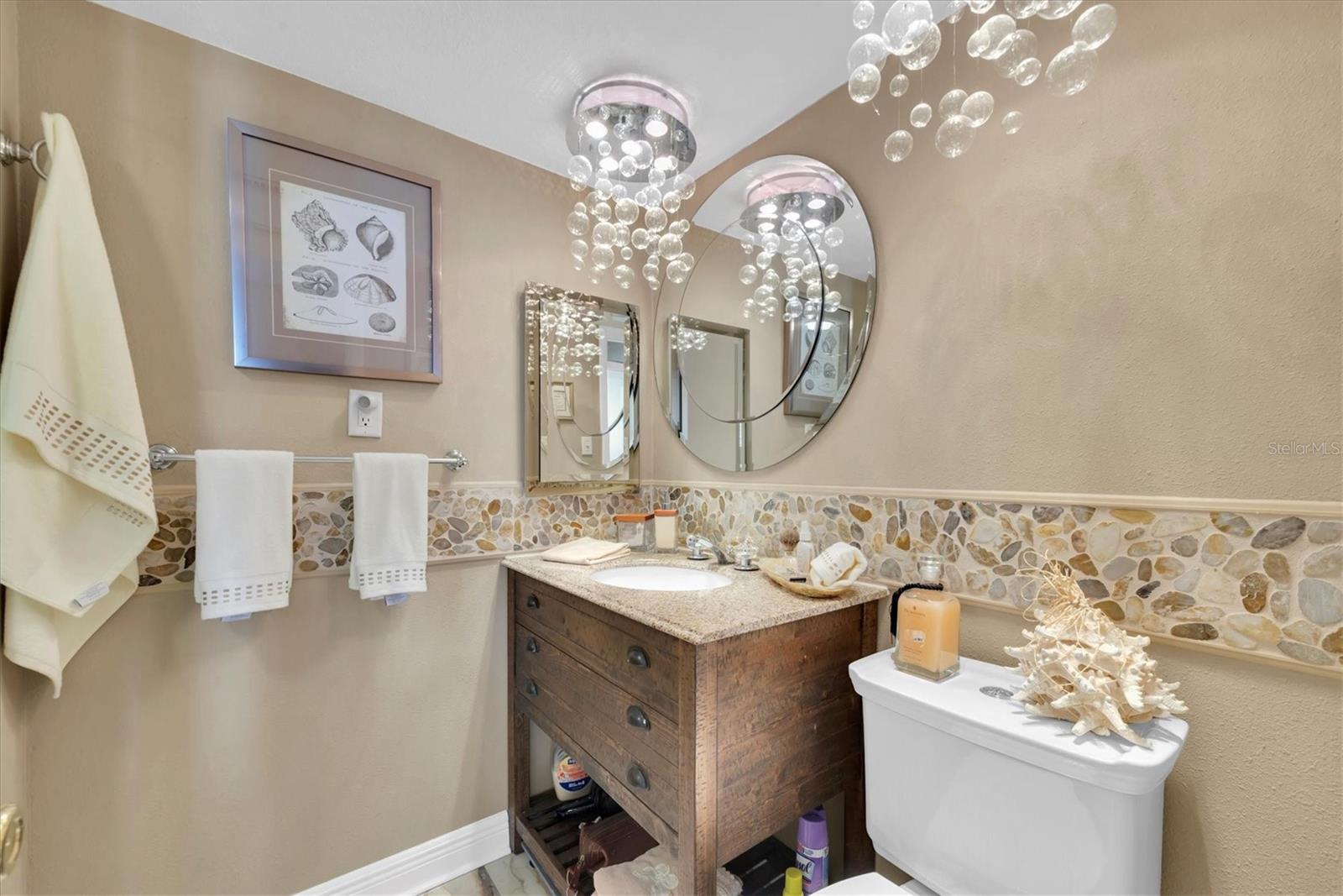 Image 26 of 51 For 660 Island Way 506