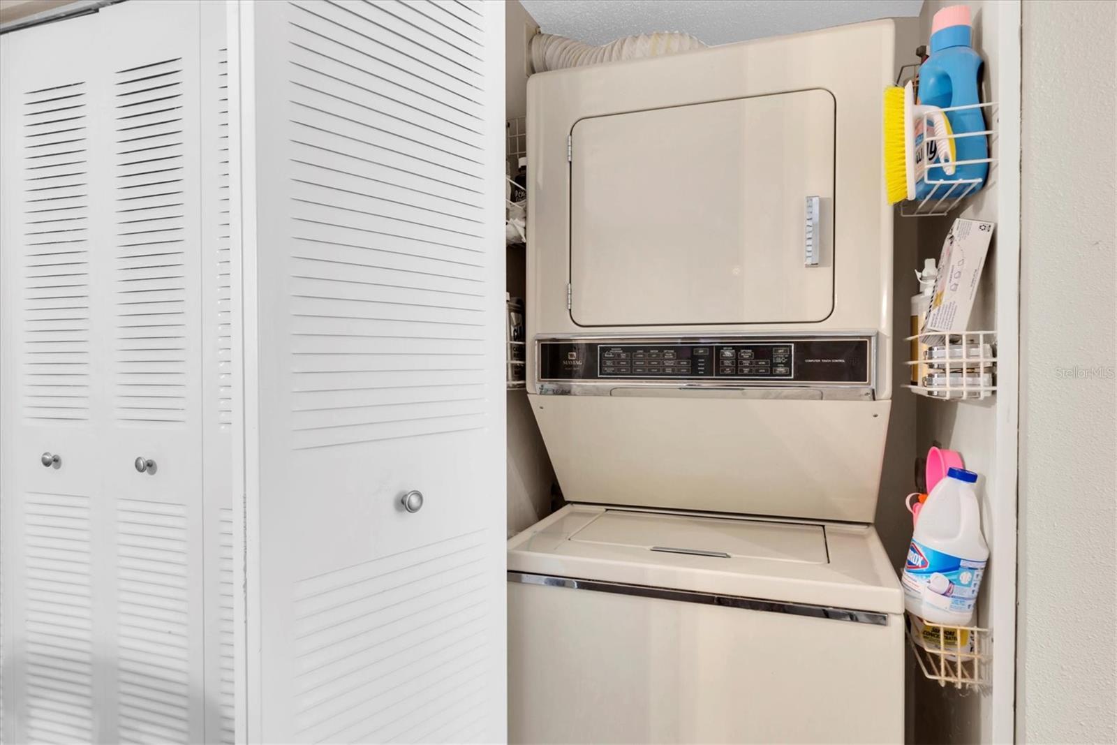 Image 27 of 51 For 660 Island Way 506