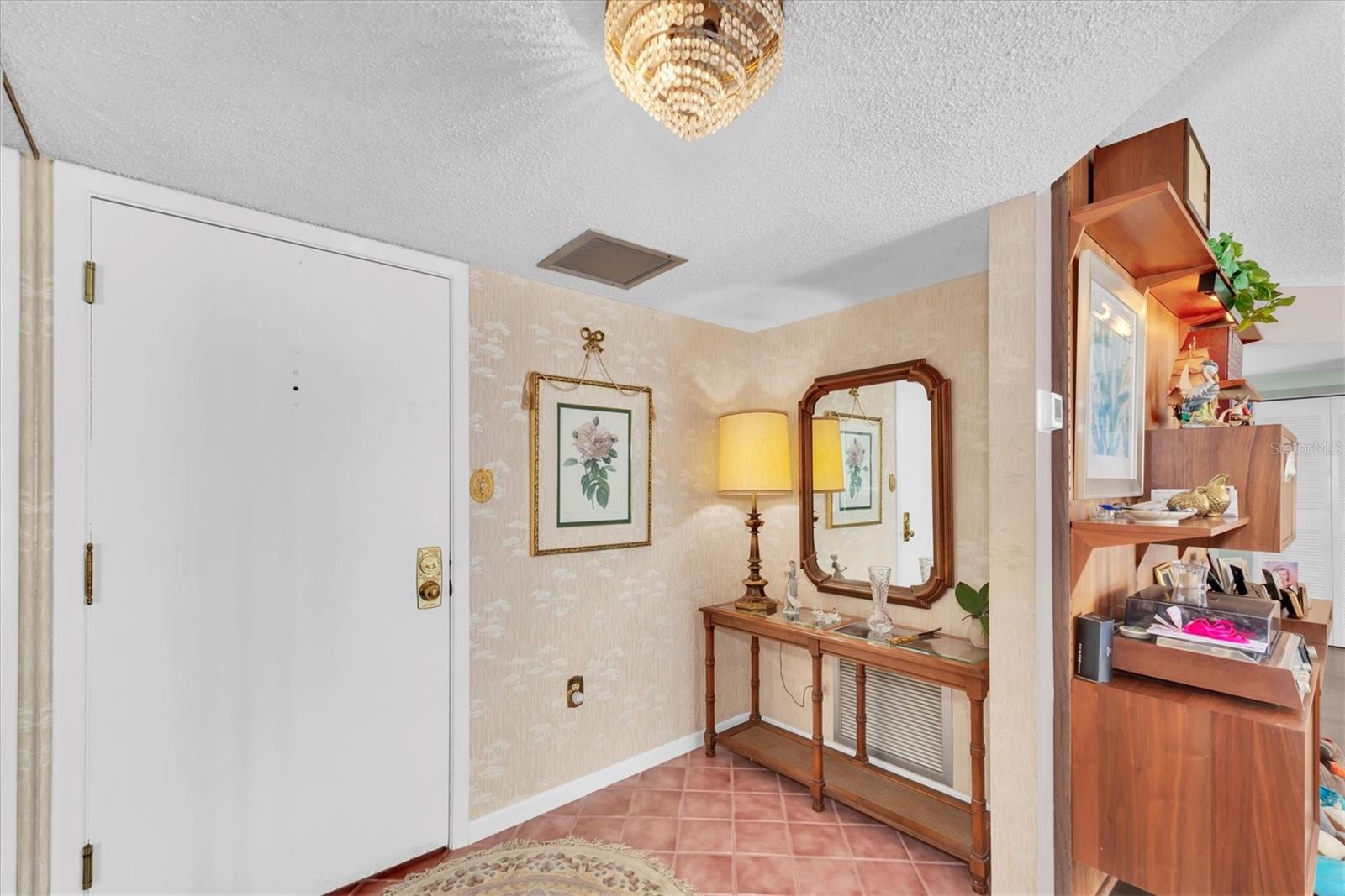 Image 28 of 51 For 660 Island Way 506