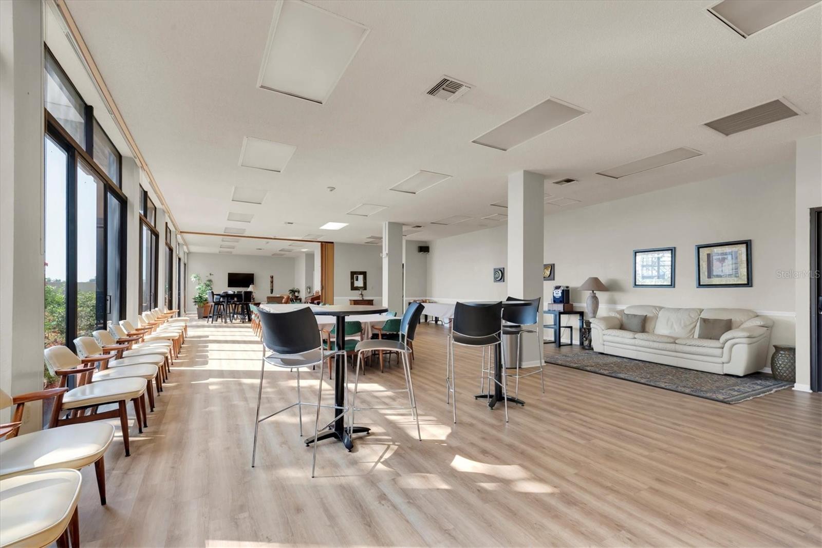 Image 30 of 51 For 660 Island Way 506