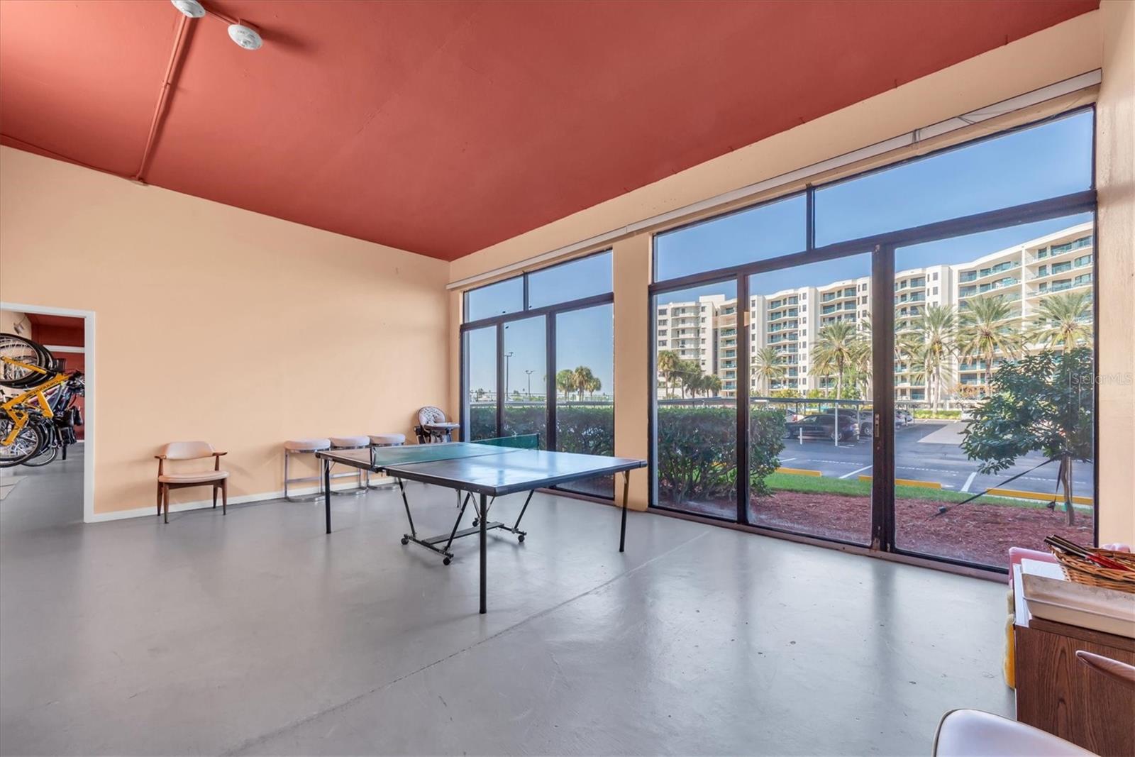 Image 35 of 51 For 660 Island Way 506