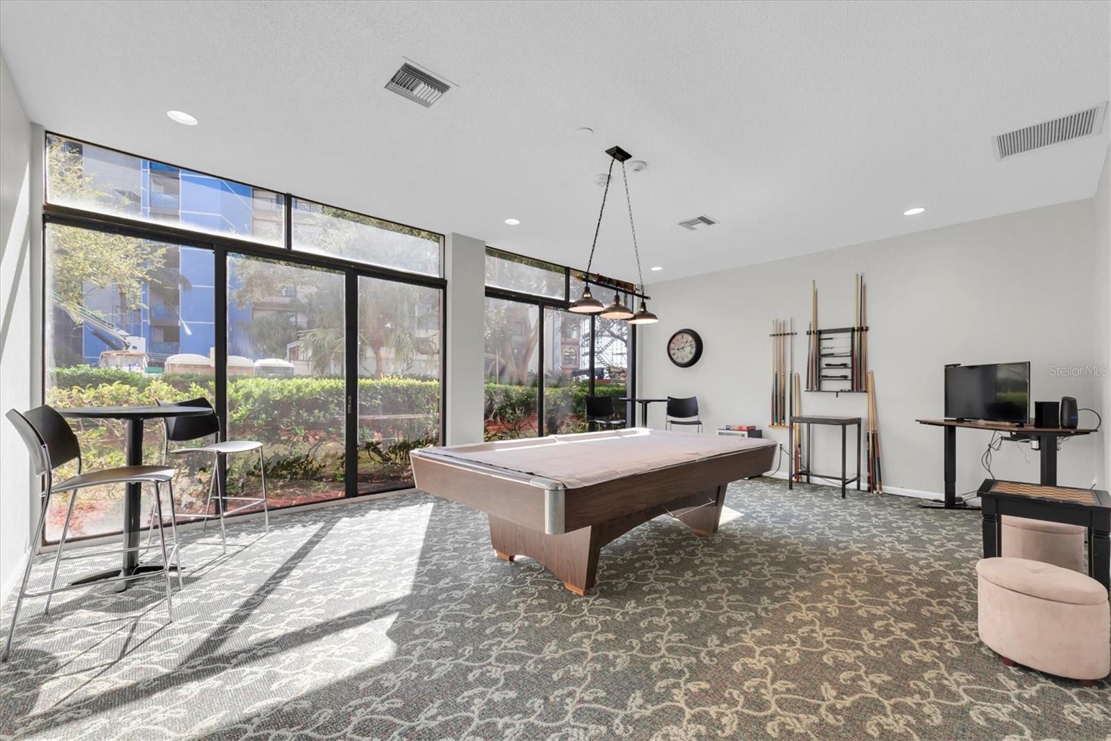 Image 37 of 51 For 660 Island Way 506