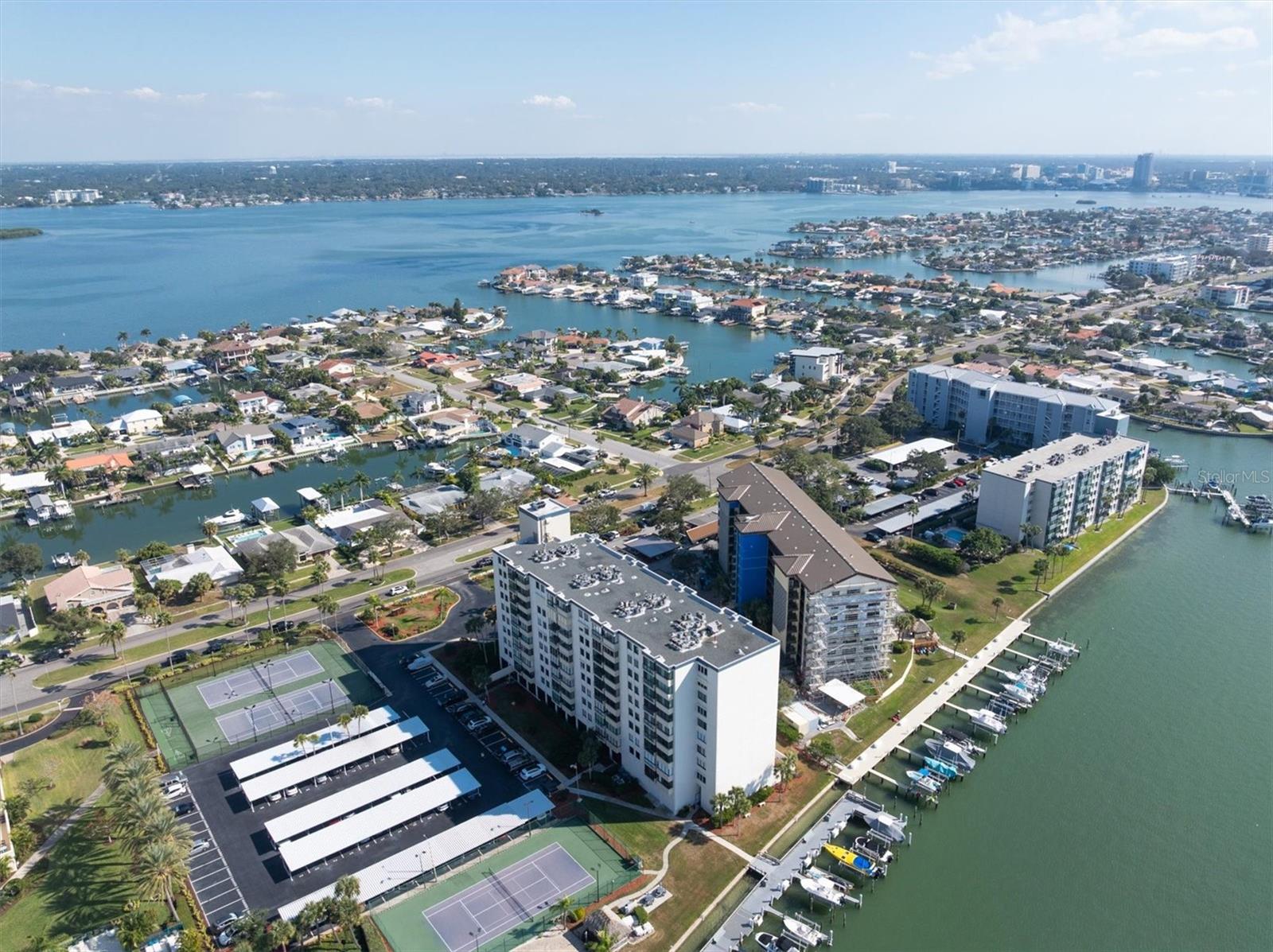 Image 40 of 51 For 660 Island Way 506