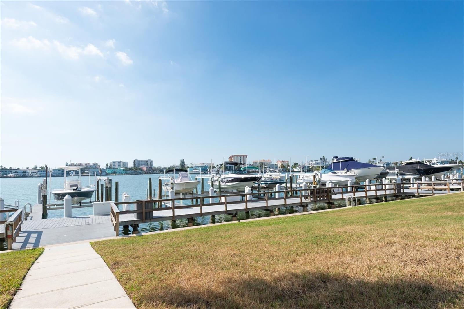 Image 44 of 51 For 660 Island Way 506