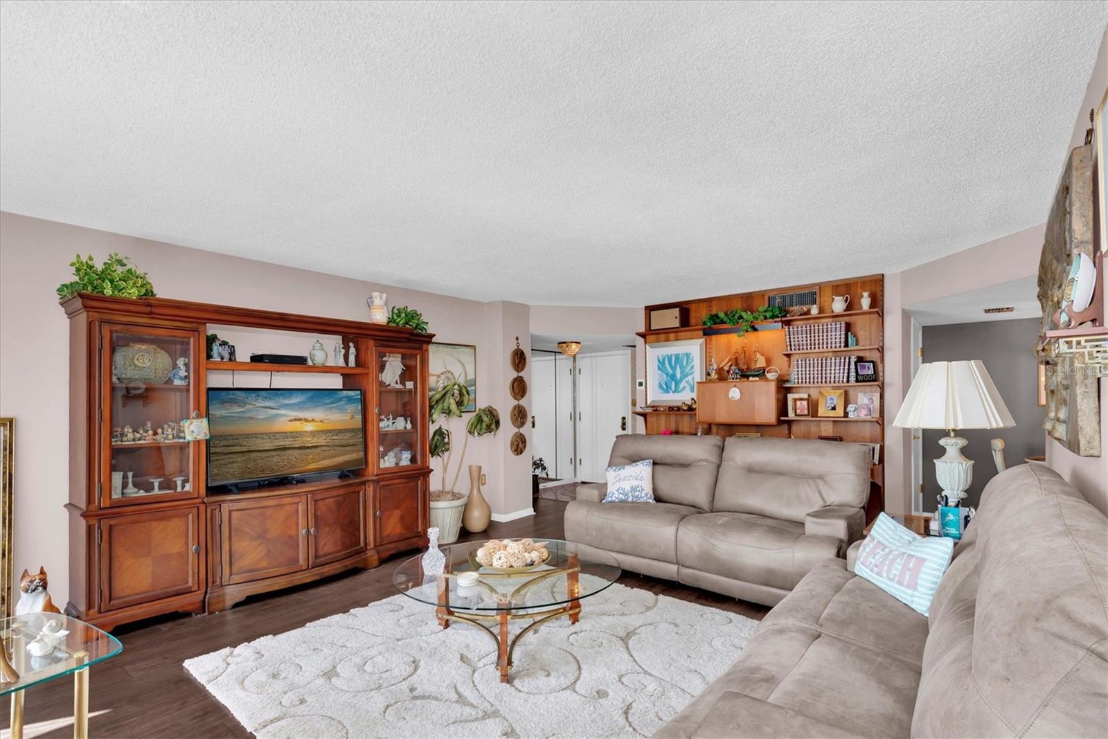 Image 9 of 51 For 660 Island Way 506