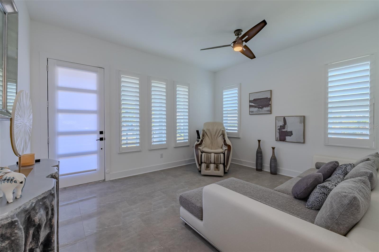 Image 13 of 45 For 5002 Idaho Street