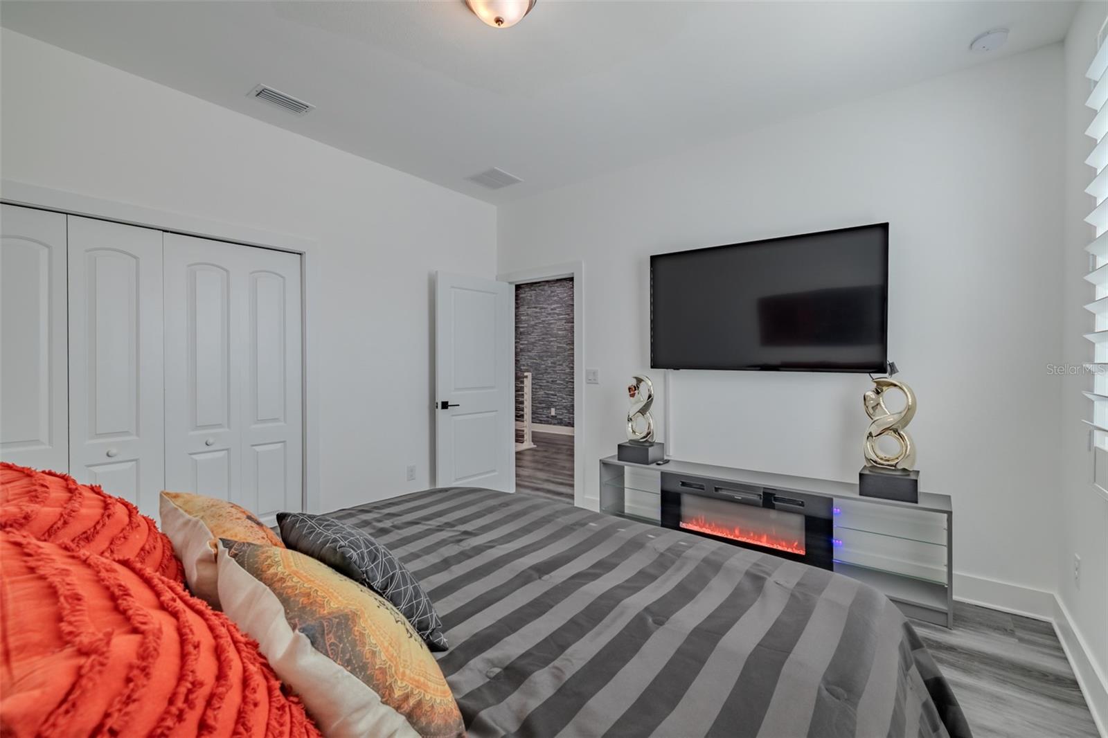 Image 35 of 45 For 5002 Idaho Street